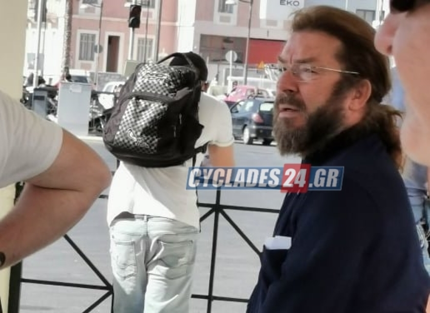 Φωτογραφία: Στη Σύρο ο Χορταρέας ως ιερομόναχος Κυπριανός 