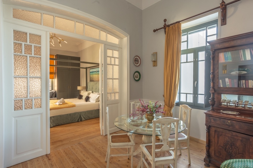 Camara Suites Άνδρου: Ταξίδι στα κύματα και το χρόνο