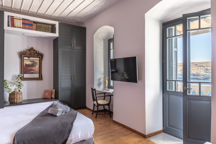 Camara Suites Άνδρου: Ταξίδι στα κύματα και το χρόνο