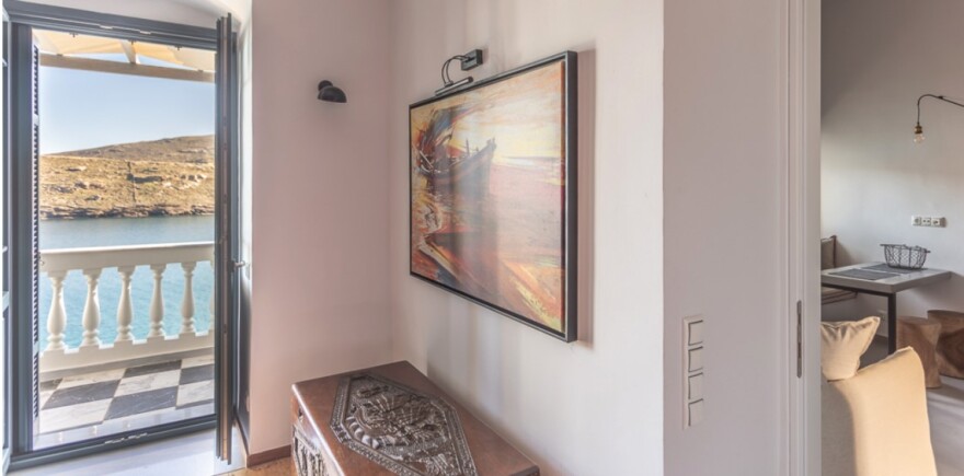 Camara Suites Άνδρου: Ταξίδι στα κύματα και το χρόνο