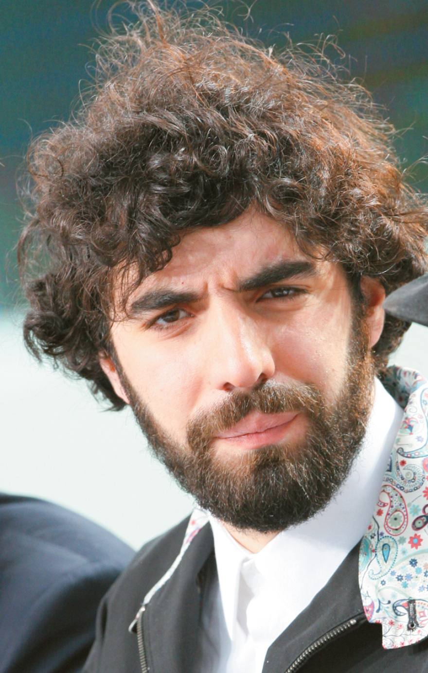 Ρίτα Όρα - Ρομέν Γαβράς: Καυτός έρωτας στην Κέρκυρα 