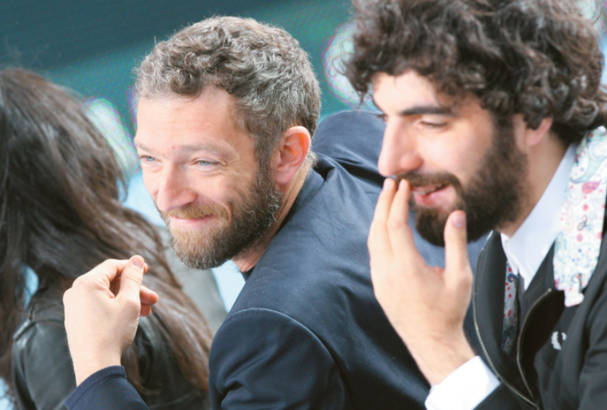 Ρίτα Όρα - Ρομέν Γαβράς: Καυτός έρωτας στην Κέρκυρα 