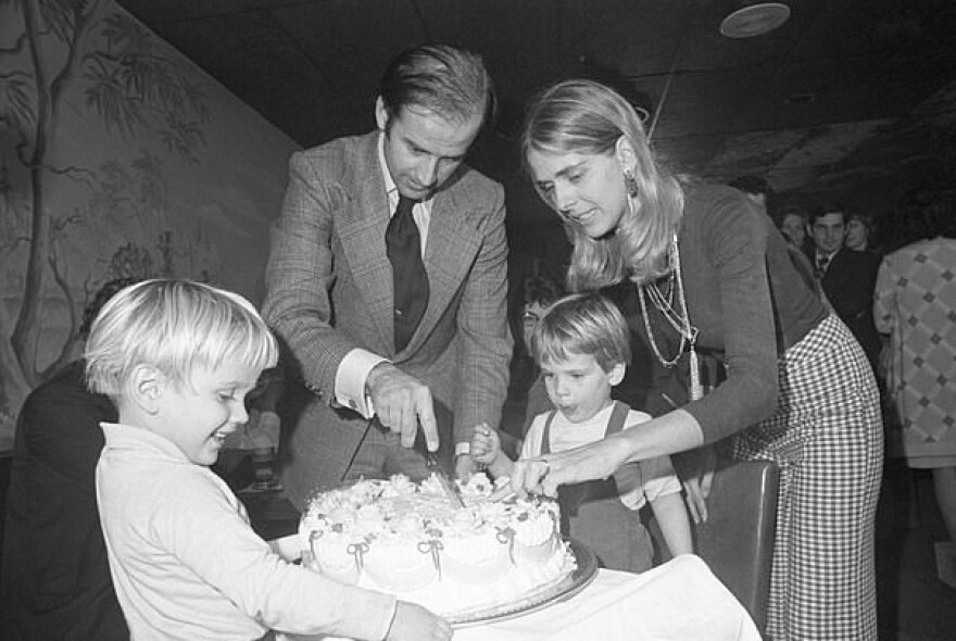 Ναρκωτικά, στρίπερς, σκάνδαλα - Η «αχίλλειος πτέρνα» στον δρόμο του Τζο Μπάιντεν για την προεδρία των ΗΠΑ