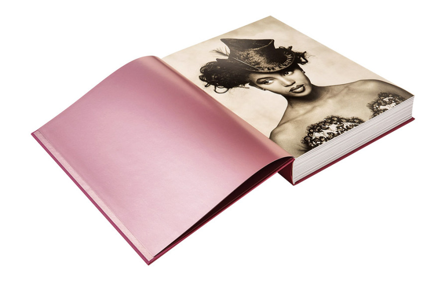 Ναόμι Κάμπελ: Άγρια ομορφιά, επικίνδυνες σχέσεις - Ένα αποκαλυπτικό βιβλίο