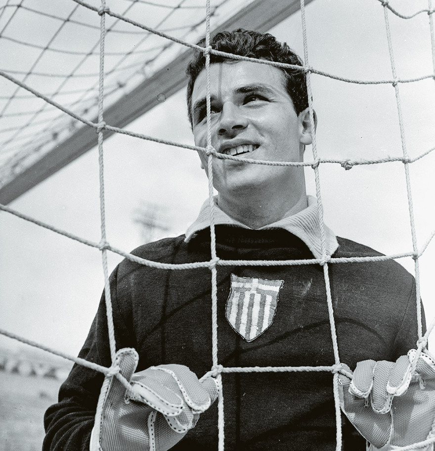 Σάββας Θεοδωρίδης: Από το Κολωνάκι, θρύλος στο λιμάνι