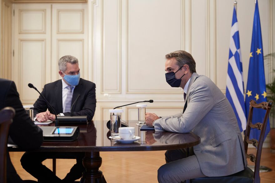 Συνάντηση του Κυριάκου Μητσοτάκη με τον υπουργό Εσωτερικών της Αυστρίας