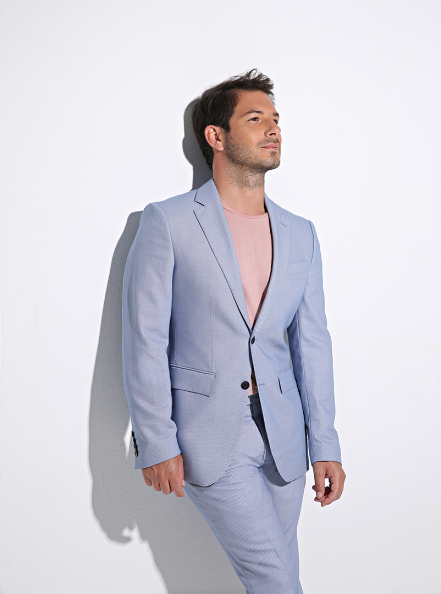 Γιώργος Περρής: «Θέλει πείσμα και τρέλα να είσαι τραγουδιστής»