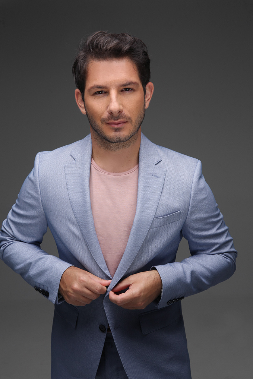 Γιώργος Περρής: «Θέλει πείσμα και τρέλα να είσαι τραγουδιστής»