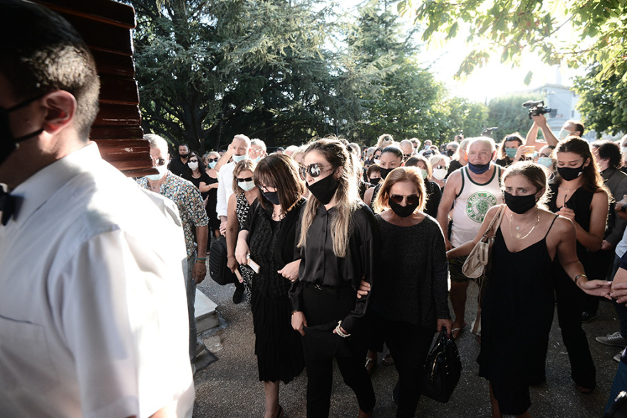 Γιάννης Πουλόπουλος: «Έκλαψε ο ουρανός» στο στερνό αντίο 