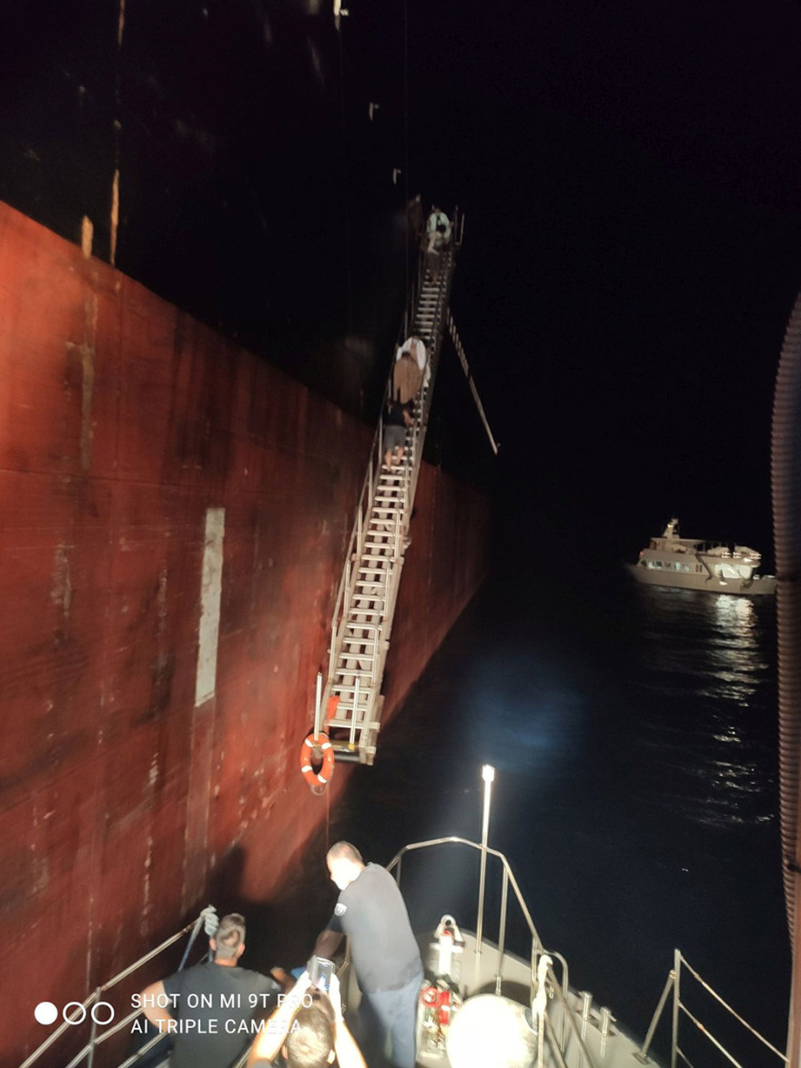 Πρόκληση στη Χάλκη: Το χρονικό του διπλού επεισοδίου - Συνελήφθησαν τρεις διακινητές