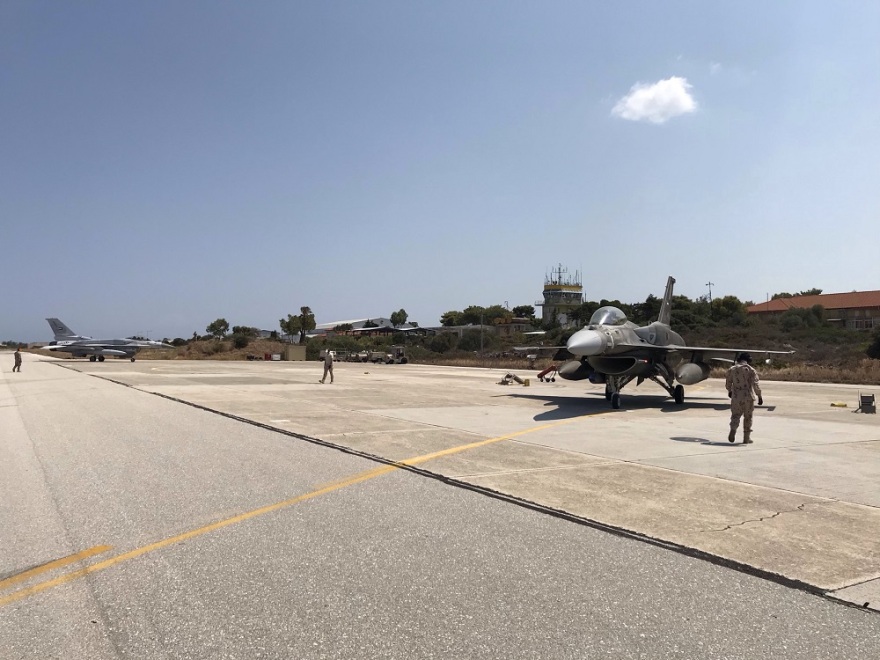 Φωτογραφίες: Tα μαχητικά αεροσκάφη των Ηνωμένων Αραβικών Εμιράτων στη Σούδα