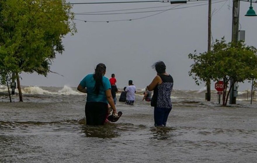 ΗΠΑ: Νεκρούς και καταστροφές αφήνει ο κυκλώνας «Λόρα»  - Εικόνες θεομηνίας στη Λουιζιάνα