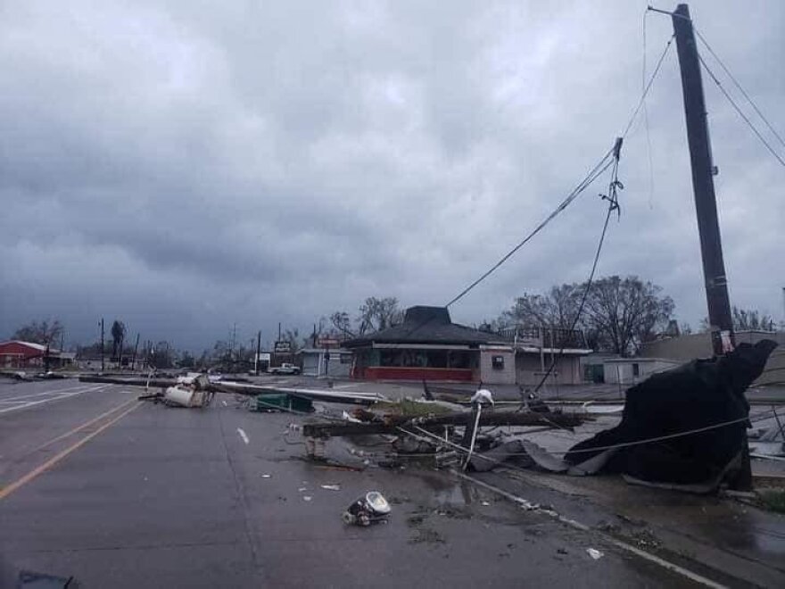 ΗΠΑ: Νεκρούς και καταστροφές αφήνει ο κυκλώνας «Λόρα»  - Εικόνες θεομηνίας στη Λουιζιάνα