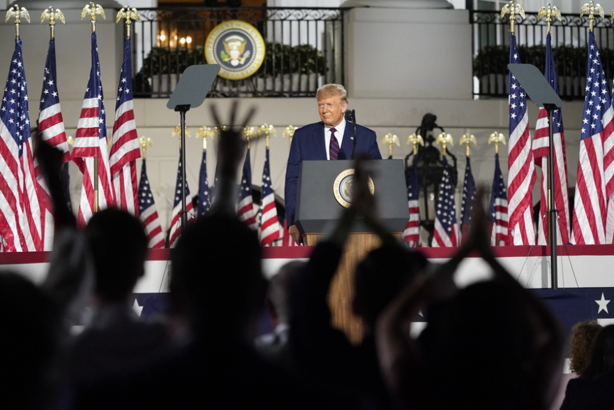 Τραμπ: Έλαβε και επίσημα το χρίσμα των Ρεπουμπλικανών - Ο «νεκροθάφτης» Μπάιντεν και ο... κορωνοϊός