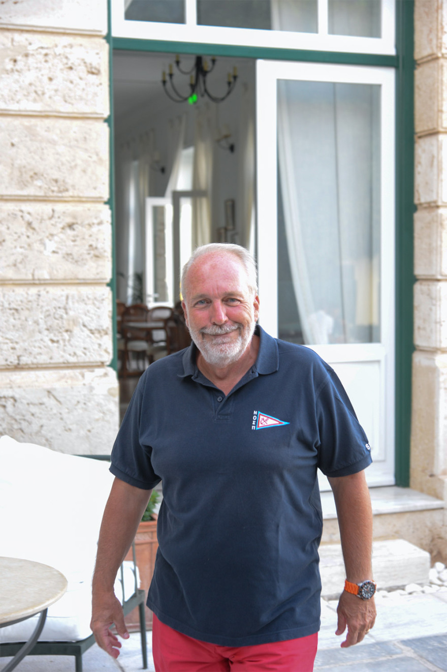 Ο Sir Στέλιος Χατζηιωάννου «ένωσε» τις Σπέτσες με το St. Barth