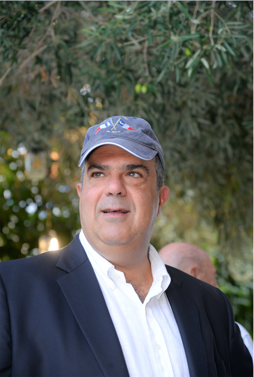 Ο Sir Στέλιος Χατζηιωάννου «ένωσε» τις Σπέτσες με το St. Barth