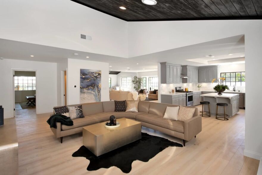 Τζένιφερ Λόπεζ: Η σέξι Λατίνα αφήνει τα πλούτη και μετακομίζει σε ένα... οικολογικό bungalow - Δείτε φωτογραφίες