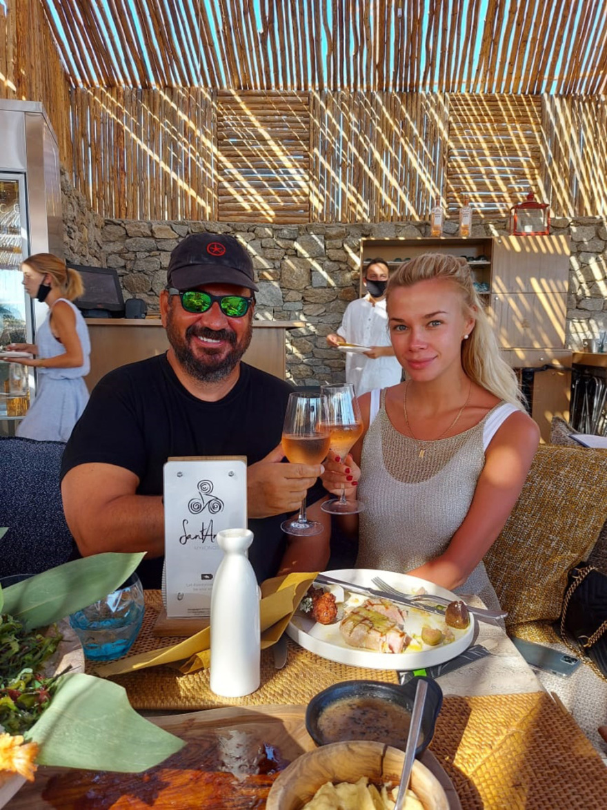 Μις Παγκόσμιος Τουρισμός: Οι καλλονές του διαγωνισμού έκαναν... πασαρέλα στη Μύκονο - Δείτε φωτογραφίες