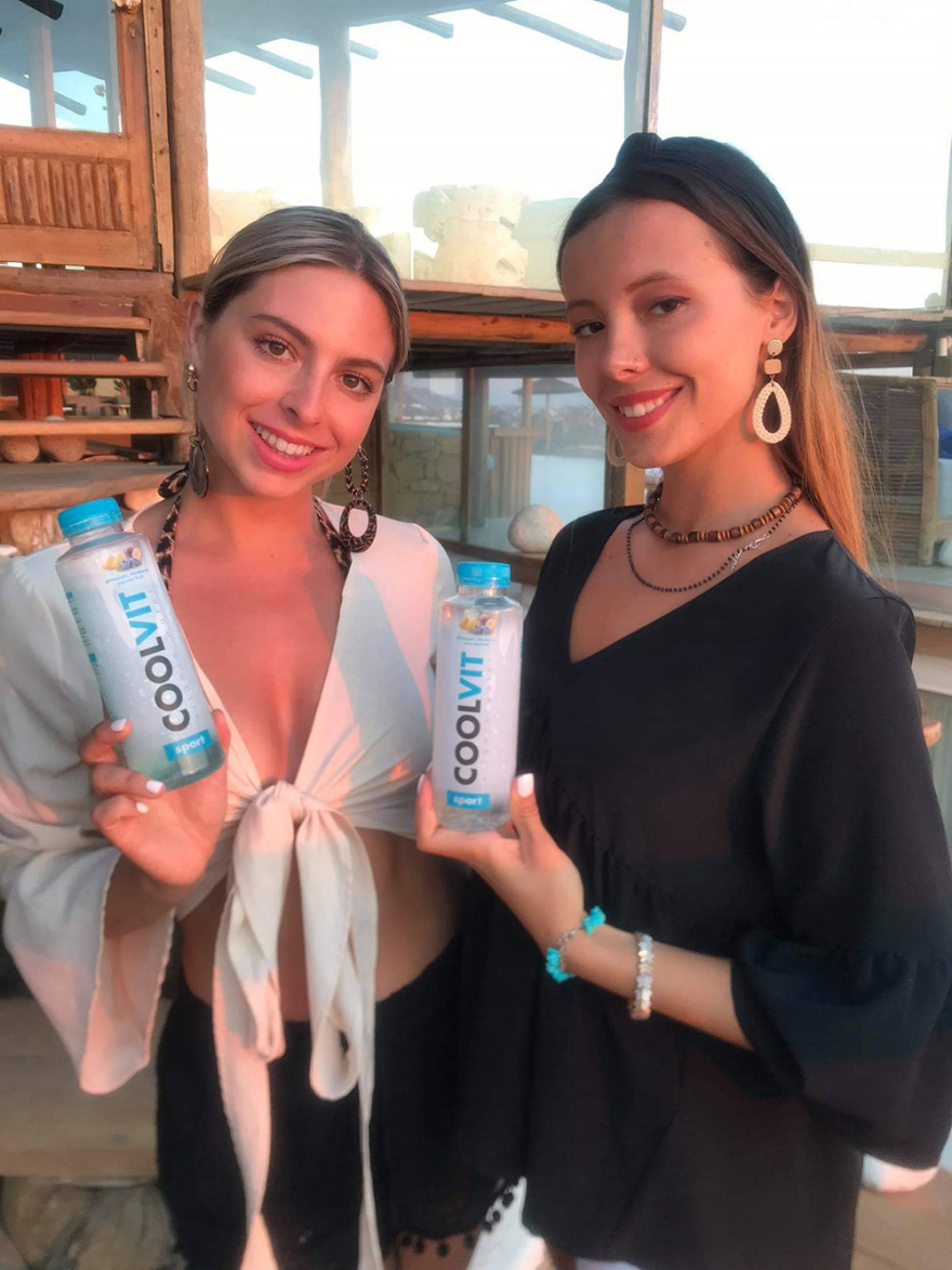 Μις Παγκόσμιος Τουρισμός: Οι καλλονές του διαγωνισμού έκαναν... πασαρέλα στη Μύκονο - Δείτε φωτογραφίες