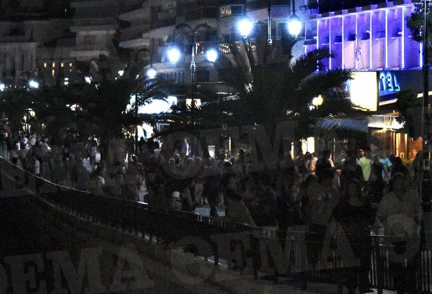 Η Αθήνα «μετακομίζει» στη Χαλκίδα κάθε βράδυ - Άνευ προηγουμένου συνωστισμός στην παραλία (βίντεο + φωτό)