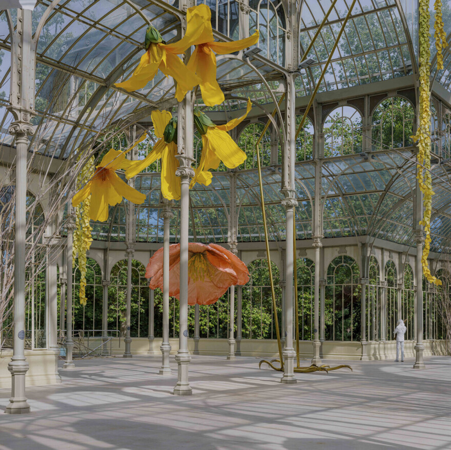 Το Palacio de Cristal στη Μαδρίτη γέμισε με τεράστια λουλούδια - Δείτε φωτογραφίες