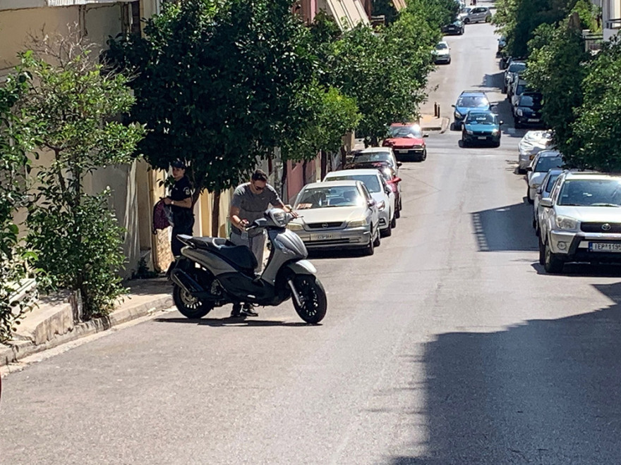 Κορωνοϊός: Υπό αυστηρή επιτήρηση η δομή φιλοξενίας ασυνόδευτων προσφύγων στον Βύρωνα - Δείτε φωτογραφίες