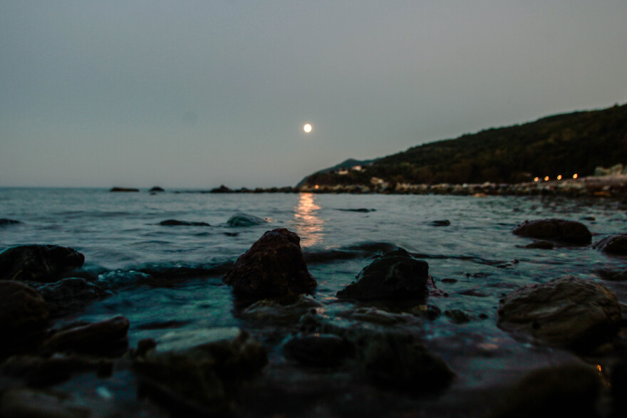 Εντυπωσιακές εικόνες από την «Πανσέληνο του Καλαμποκιού»