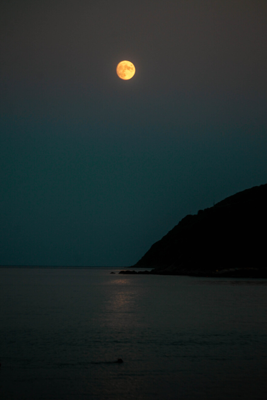 Εντυπωσιακές εικόνες από την «Πανσέληνο του Καλαμποκιού»