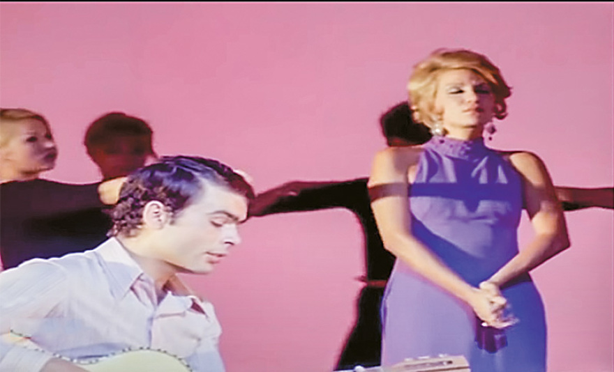 Γιάννης Πουλόπουλος: Όταν τα κορίτσια έμεναν... άγαλμα