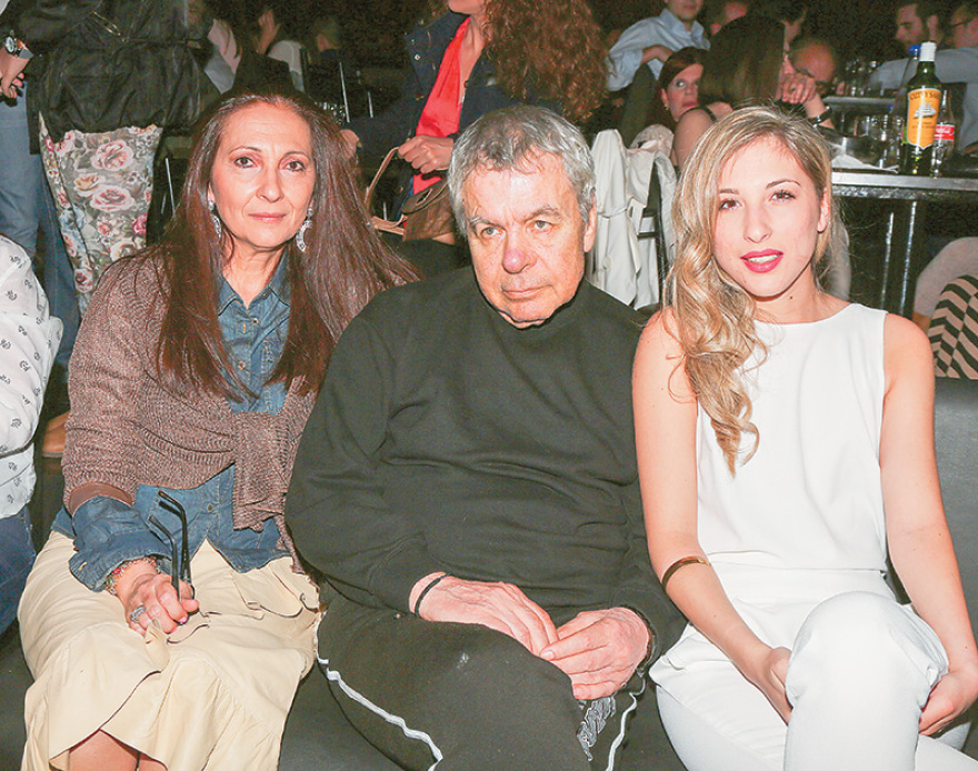 Γιάννης Πουλόπουλος: Όταν τα κορίτσια έμεναν... άγαλμα