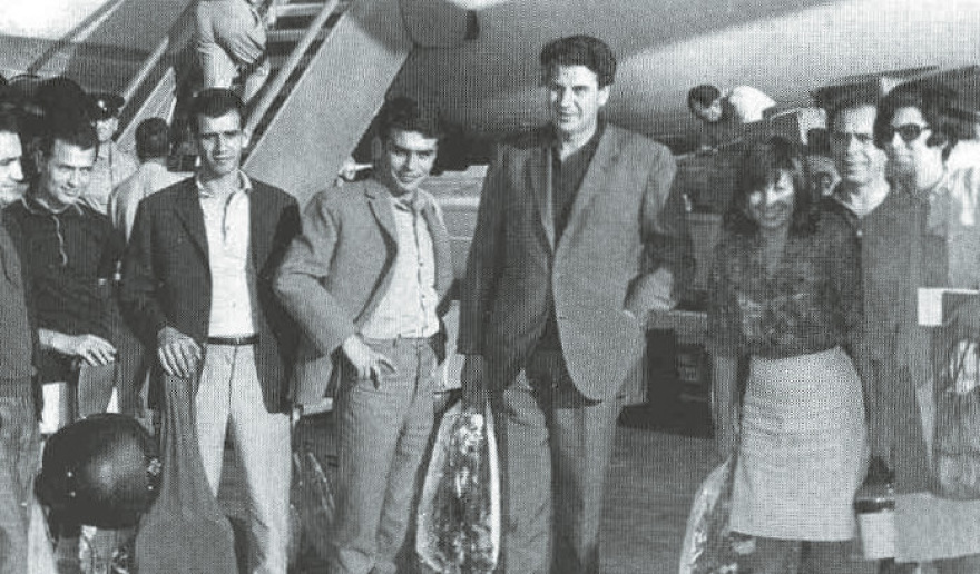 Γιάννης Πουλόπουλος: Όταν τα κορίτσια έμεναν... άγαλμα