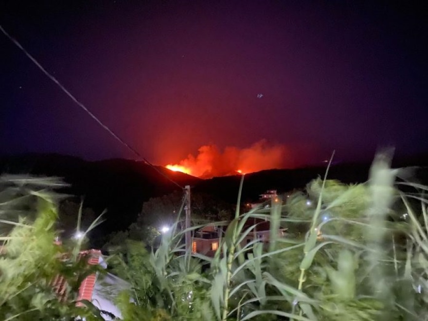 Ολονύχτια μάχη με τις φλόγες στην Κεφαλονιά: Εντολή εκκένωσης του οικισμού Καπανδρίτι