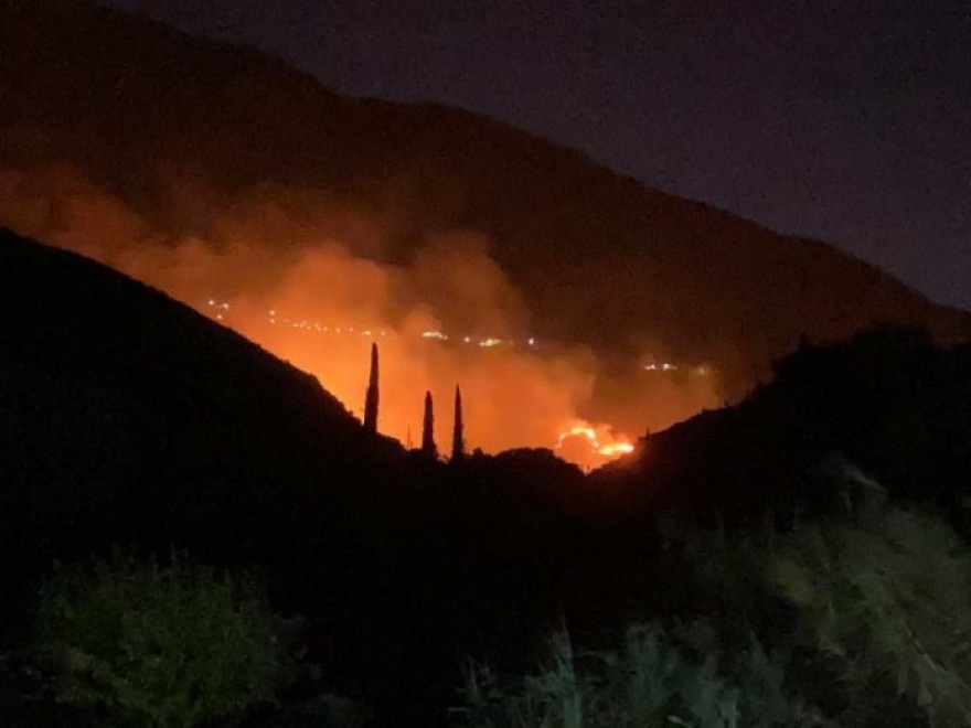 Ολονύχτια μάχη με τις φλόγες στην Κεφαλονιά: Εντολή εκκένωσης του οικισμού Καπανδρίτι