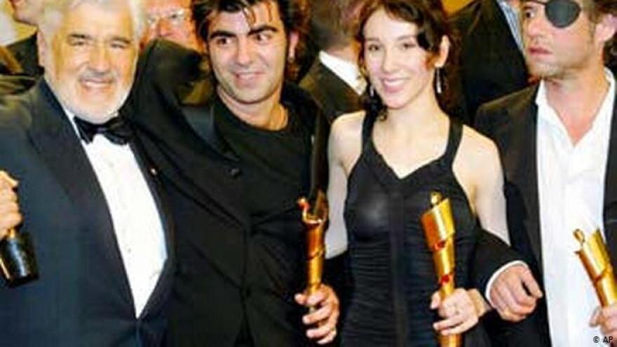 Πέθανε ο βραβευμένος Τούρκος ηθοποιός Μπιρόλ Ουνέλ 