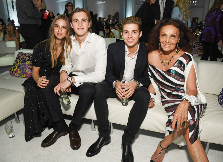 Νέοι, singles και γαλαζοαίματοι