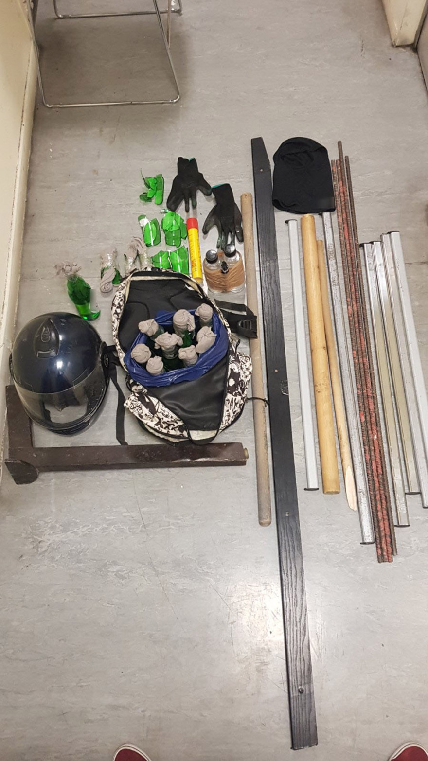 Χούλιγκαν επιτέθηκαν σε αστυνομικούς μετά το φιλικό ΠΑΟ-ΠΑΟΚ - Δύο τραυματίες (φωτογραφίες)