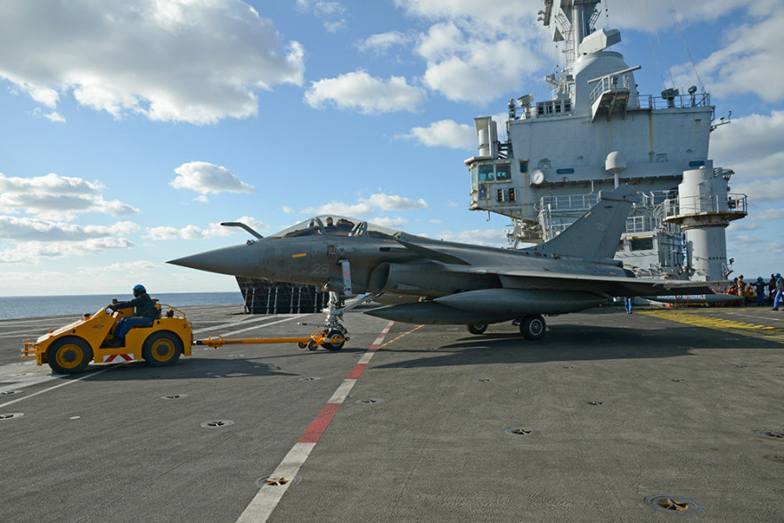Charles de Gaulle: Αυτό είναι το αεροπλανοφόρο-μήνυμα που επιστρατεύει η Γαλλία για την Ανατολική Μεσόγειο