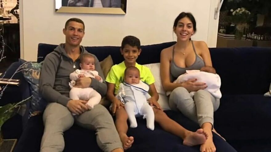 Τζορτζίνα Ροντρίγκεζ: «Μικρή ήμουν ασχημόπαπο - Ο κόσμος ζηλεύει εμένα και τον Κριστιάνο Ρονάλντο»