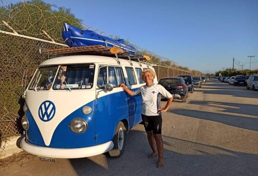 Η 82χρονη σέρφερ Αναστασία Γερολυμάτου έτοιμη για νέο άθλο - Δείτε φωτογραφίες