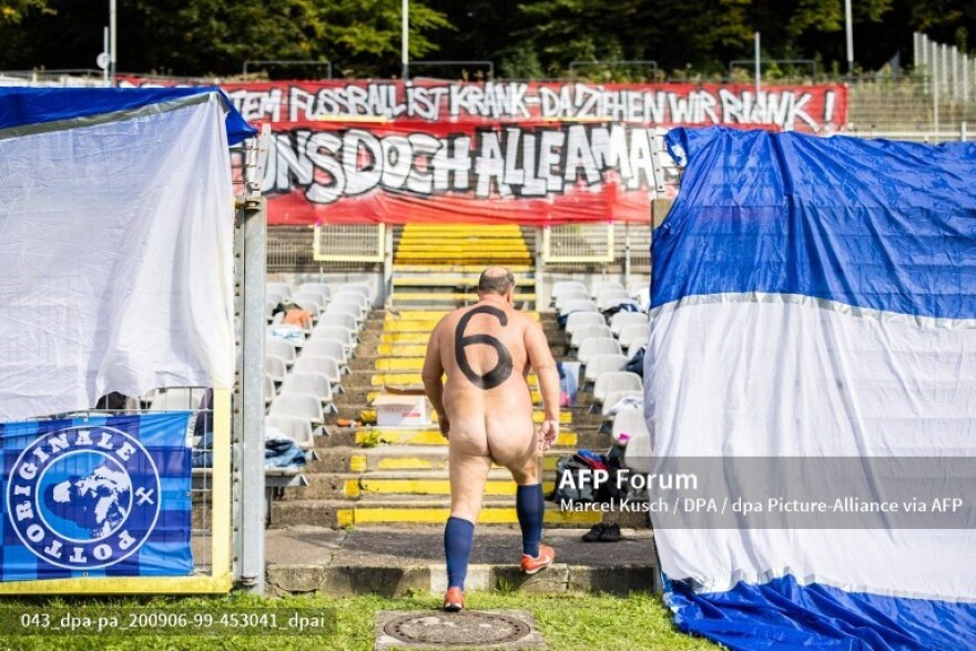 Γερμανία: Έπαιξαν ολόγυμνοι κατά της εμπορευματοποίησης του ποδοσφαίρου