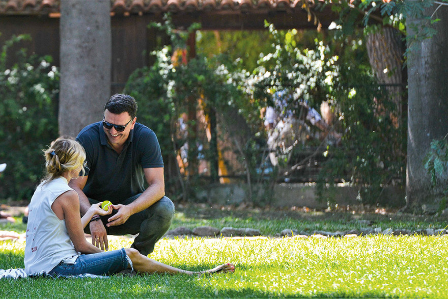 Βασίλης Κικίλιας - Τζένη Μπαλατσινού: Βόλτα στον εθνικό κήπο - Δείτε φωτογραφίες