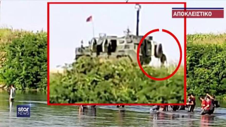 Φωτογραφίες-ντοκουμέντο δείχνουν πώς οι Τούρκοι ενθαρρύνουν την είσοδο μεταναστών στον Έβρο