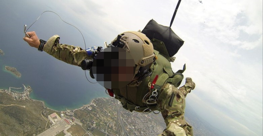 Με εκτέλεση αλμάτων τίμησαν τον αδικοχαμένο αλεξιπτωτιστή 