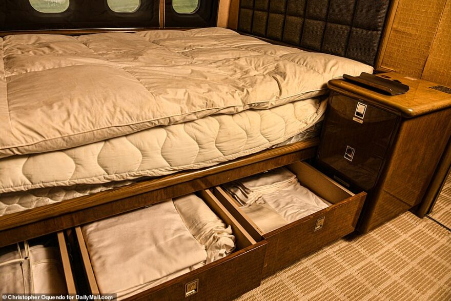 Τζέφρι Έπσταϊν: Αυτό είναι το «Lolita Express», το πολυτελές Boeing 727 που ανήκε στον νεκρό παιδόφιλο