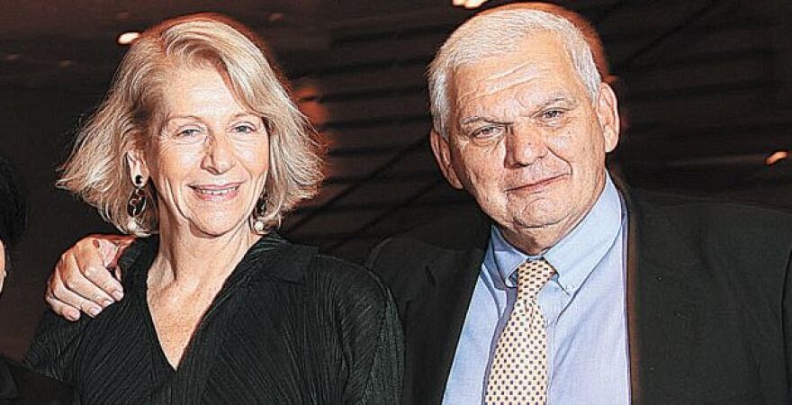 Folli-Follie: Η αποκαθήλωση της «αγίας» οικογένειας 