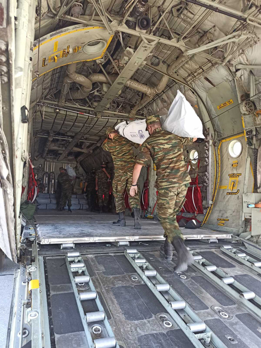 Μεταναστευτικό: Μεταφέρονται σκηνές από τη Σάμο στη Λέσβο