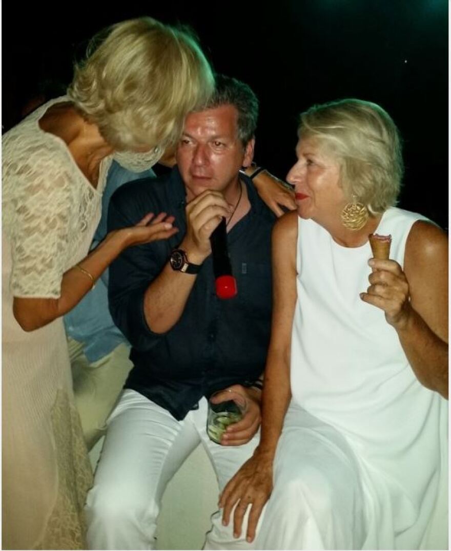 Folli-Follie: Η αποκαθήλωση της «αγίας» οικογένειας 