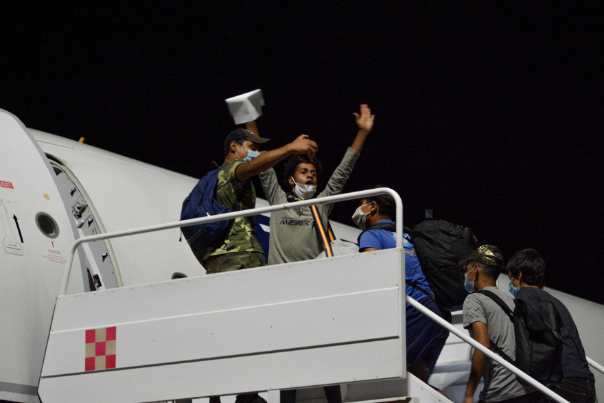 Μεταναστευτικό: Στη Θεσσαλονίκη τα πρώτα ασυνόδευτα προσφυγόπουλα από τη Μόρια