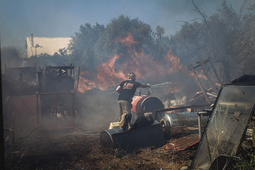 Κερατέα: Αποκαΐδια και εικόνες καταστροφής την επόμενη μέρα της μεγάλης φωτιάς - Ζημιές σε πάνω από 30 σπίτια
