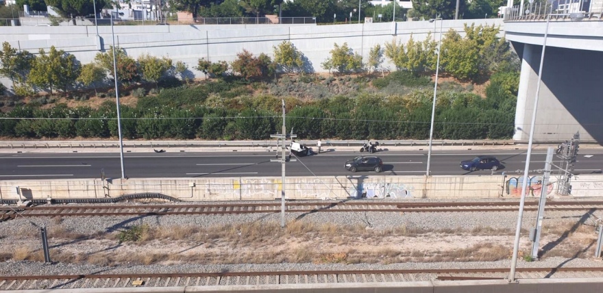 Αττική οδός: Φλεγόμενο όχημα κοντά στο «Δαχτυλίδι» - Τεράστιο μποτιλιάρισμα 